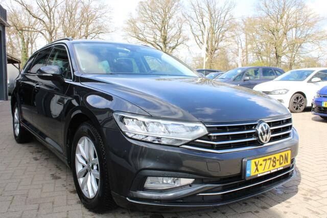Volkswagen PASSAT 1.5 TSI R-LINE Business + Navigatie Climate ADCR Cruise sport Super!