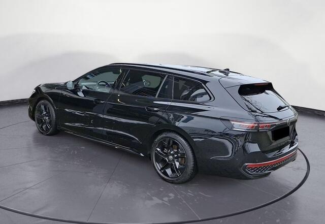 Volkswagen PASSAT Variant 2.0 TDI R-Line 150 PK Automaat ACC Trekhaak LED Massage 360 Camera Stuurverwarming Stoelverwarming