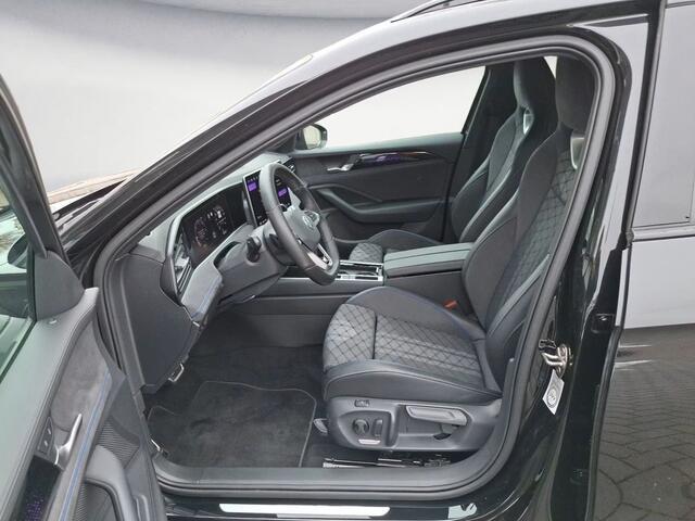 Volkswagen PASSAT Variant 2.0 TDI R-Line 150 PK Automaat ACC Trekhaak LED Massage 360 Camera Stuurverwarming Stoelverwarming