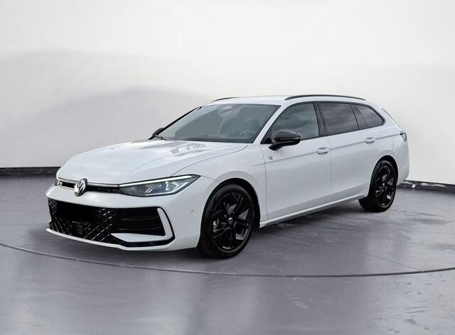 Volkswagen PASSAT Variant 2.0 TDI R-Line 150 PK Automaat ACC Trekhaak LED Massage 360 Camera Stuurverwarming Stoelverwarming