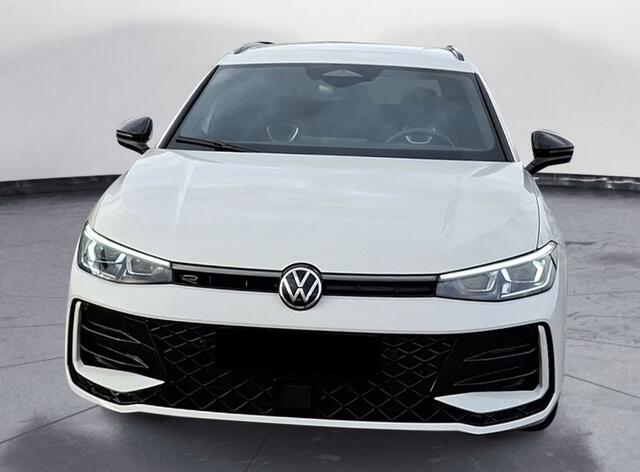 Volkswagen PASSAT Variant 2.0 TDI R-Line 150 PK Automaat ACC Trekhaak LED Massage 360 Camera Stuurverwarming Stoelverwarming