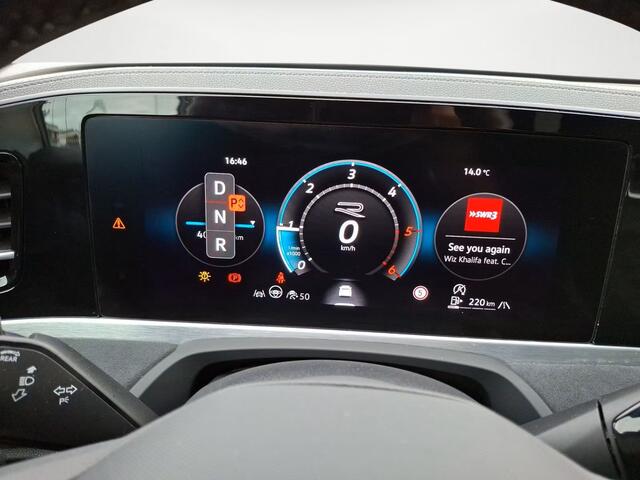 Volkswagen PASSAT Variant 2.0 TDI R-Line 150 PK Automaat ACC Trekhaak LED Massage 360 Camera Stuurverwarming Stoelverwarming