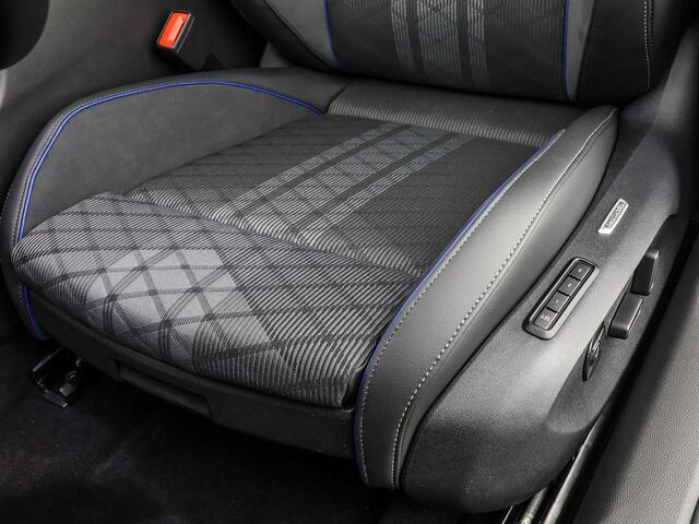 Volkswagen PASSAT Variant R-Line Edition 1.5 eHybrid 204 PK 6 versn. DSG · Achteruitrijcamera · Draadloze telefoonverbinding · Comfort pakket · Voorraad OUTLET · Prijs is inclusief inruilpremie ·