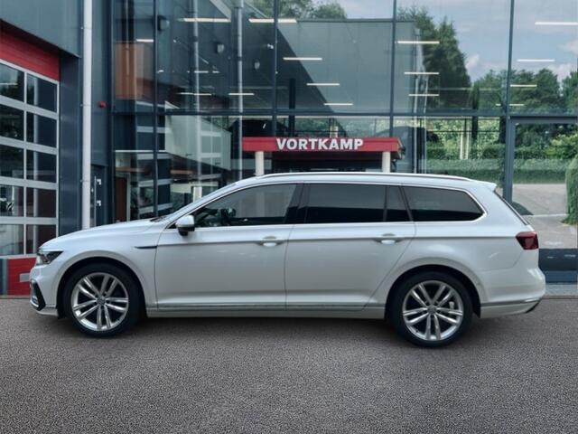 Volkswagen PASSAT 1.4 TSI GTE TREKHAAK/CAMERA/ELEK-KLEP/ACC/STANDKACHEL/STOELVERW/NAVI/CARPLAY