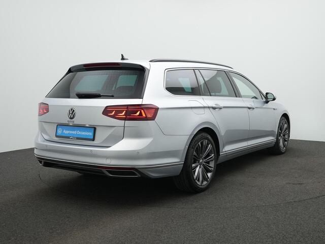 Volkswagen PASSAT 1.4 TSI 218 pk PHEV GTE | IQ Light | Achteruitrijcamera | Adaptive Cruise | Stuur-/stoelverwarming | Side Assist