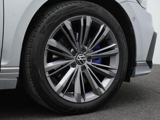 Volkswagen PASSAT 1.4 TSI 218 pk PHEV GTE | IQ Light | Achteruitrijcamera | Adaptive Cruise | Stuur-/stoelverwarming | Side Assist