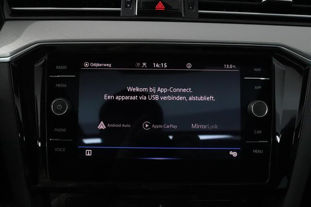 Volkswagen PASSAT Variant 1.5 TSI 150pk DSG Business | Panoramadak | Trekhaak | Virtual Cockpit |