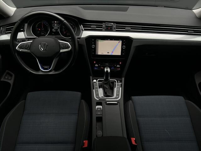Volkswagen PASSAT 1.4 TSI PHEV GTE 1e EIGENAAR ADAPT CRUISE NAVI ECC LMV ACHTERBANK VERWAMRD