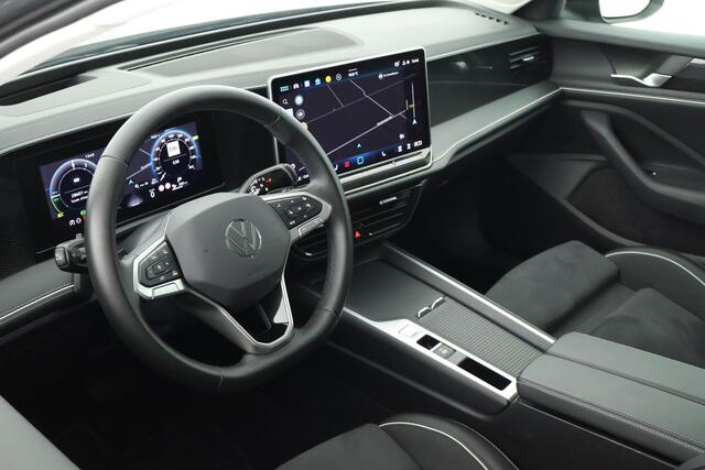 Volkswagen PASSAT Variant 1.5 eHybrid 204pk Business Trekhaak Camera Leder/Alcantara Stoel+ Stuurverwarming Massage Led Navigatie