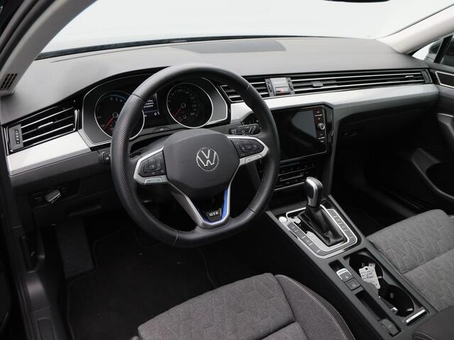 Volkswagen PASSAT 1.4 TSi 218 Pk PHEV GTE Business | Panoramadak | Camera | Adaptive Cruise | Stoelverwarming | Navigatie | CarPlay | 17 Inch | 73.094 Km !!