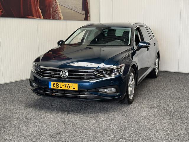 Volkswagen PASSAT VARIANT 1.5 TSI COMFORTLINE NAVIGATIE ADAPTIVE CRUISE CONTROL CLIMATE CONTROL APPLE CARPLAY/ANDROID KEYLESS GO ELEKTRICHE ACHTERKLEP ACHTERUITRIJCAMERA VERWARMDE STOELEN ZEER MOOI !! 3010