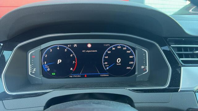 Volkswagen PASSAT Variant 1.5 TSI Elegance Business R R-LINE / FACELIFT / PANORAMADAK / FULL LED / TREKHAAK / CAMERA / CARPLAY / DAB+ / STOELVERW / NL-AUTO