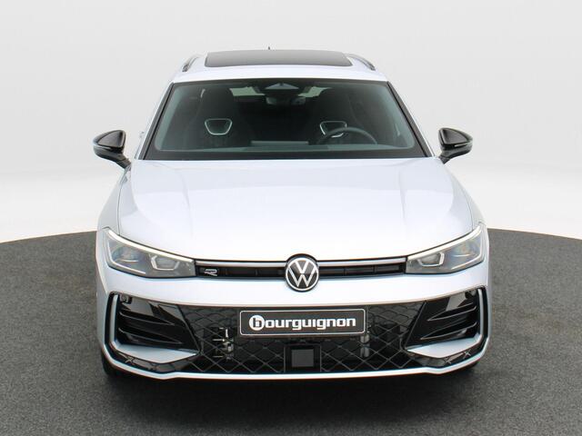 Volkswagen PASSAT R-Line Edition 1.5 eHybrid 204 PK | Trekhaak | Panoramadak | Black Style | Elektrisch verstelbare stoelen |