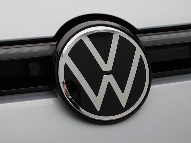 Volkswagen PASSAT R-Line Edition 1.5 eHybrid 204 PK | Trekhaak | Panoramadak | Black Style | Elektrisch verstelbare stoelen |