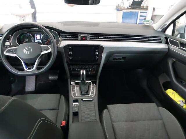 Volkswagen PASSAT Variant GTE 1.4 TSI PHEV 218PK | Achteruitrijcamera | Adaptive Cruise | Getint Glas | Massage | Carplay/Android | Moonstone Grey |
