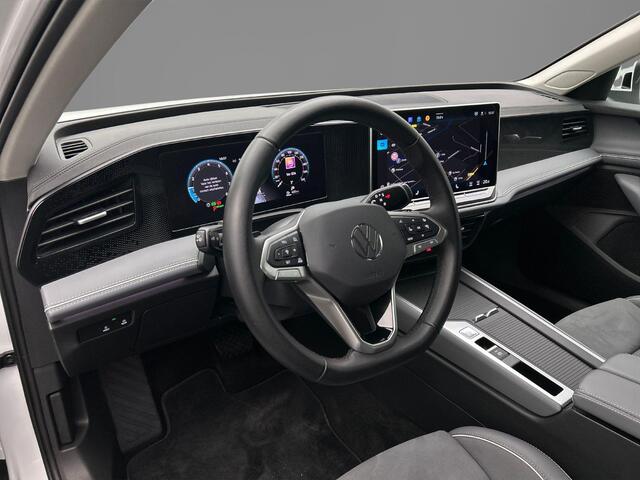 Volkswagen PASSAT Variant Business 1.5 eTSI 150pk DSG Automaat Trekhaak, Adaptive cruise control, Navigatie, LED koplampen, Achteruitrijcamera, Stoelverwarming