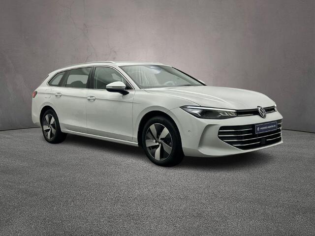 Volkswagen PASSAT Variant Business 1.5 eTSI 150pk DSG Automaat Trekhaak, Adaptive cruise control, Navigatie, LED koplampen, Achteruitrijcamera, Stoelverwarming