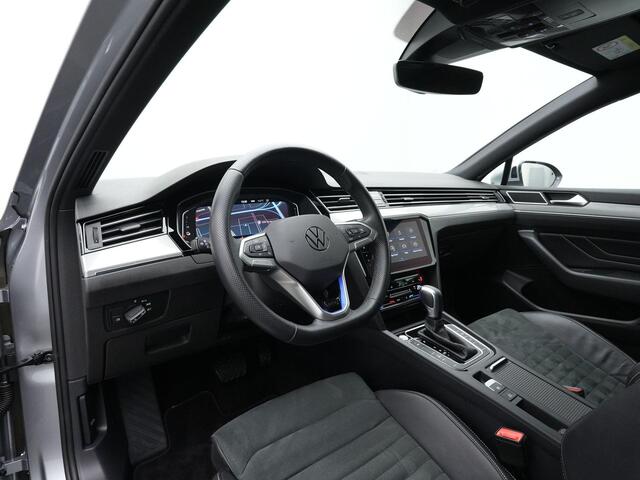 Volkswagen PASSAT Variant 1.4 TSI 218 pk PHEV GTE | Panoramadak | Trekhaak | IQ Light | Leder/alcantara | Achteruitrijcamera | Navigatie