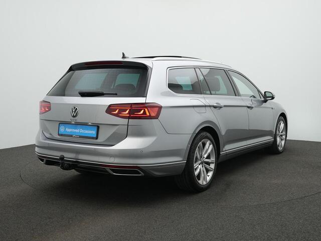 Volkswagen PASSAT Variant 1.4 TSI 218 pk PHEV GTE | Panoramadak | Trekhaak | IQ Light | Leder/alcantara | Achteruitrijcamera | Navigatie