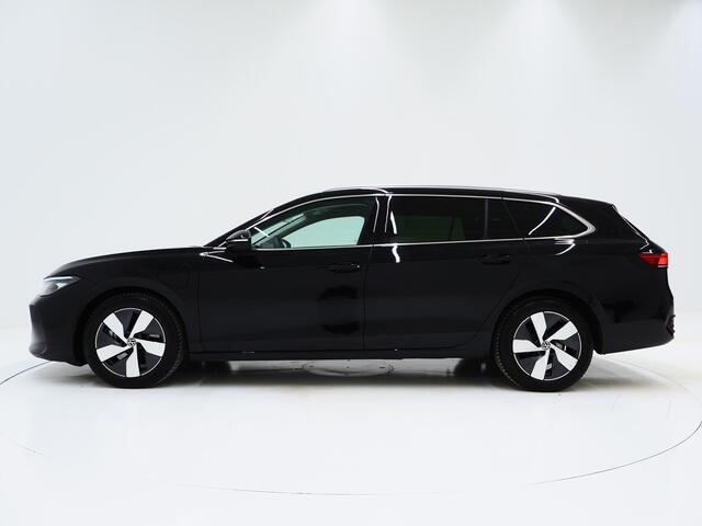 Volkswagen PASSAT Variant 1.5 eHybrid 204PK | Leder/Alcantara | Massage | Trekhaak | HUD | Camera | Adaptive Cruise | Sfeerlicht | Carplay