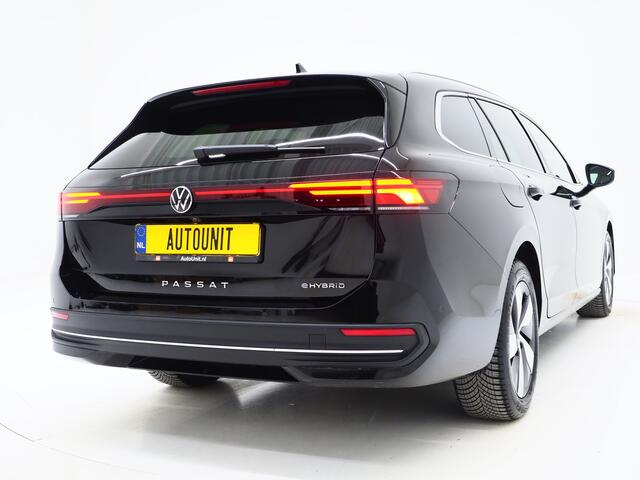 Volkswagen PASSAT Variant 1.5 eHybrid 204PK | Leder/Alcantara | Massage | Trekhaak | HUD | Camera | Adaptive Cruise | Sfeerlicht | Carplay
