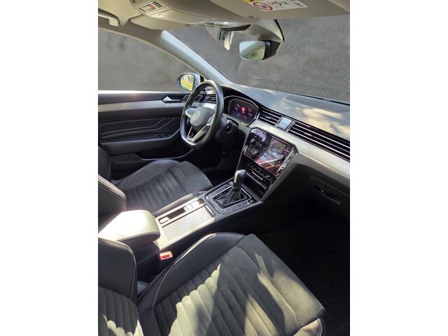 Volkswagen PASSAT 1.5 TSI R-Line Business + 150pk Adaptieve Cruise | Elektrische Achterklep | Stoelverwarming