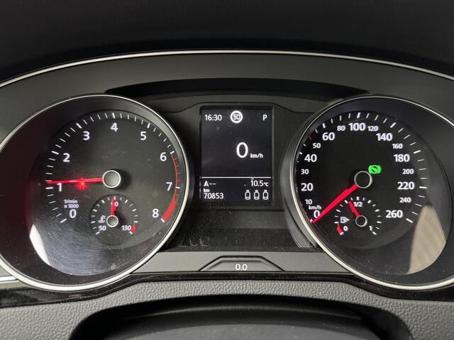 Volkswagen PASSAT Variant 1.5 TSI R-Line Business + | Navigatie | Trekhaak | Stoelverwarming | Parkeersensoren |