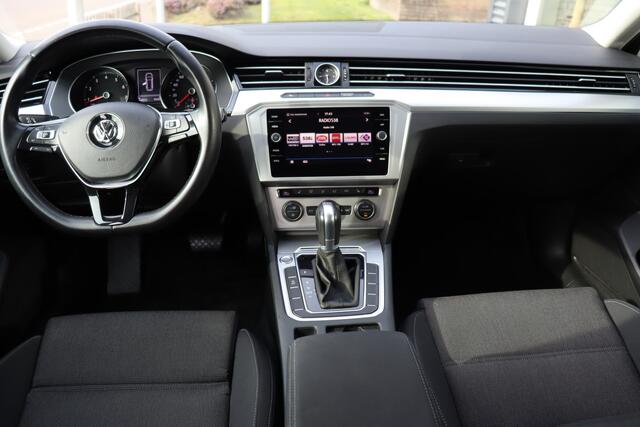 Volkswagen PASSAT Variant 1.4 TSI ACT Highline, Automaat, Cruise Control, Climate Control, Navi, Inklapbare Trekhaak, Prijs Is Rijklaar Inclusief 6 Maanden Garantie