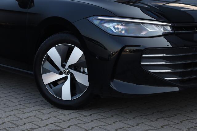 Volkswagen PASSAT Variant 1.5 eHybrid Elegance | Trekhaak | Camera | ACC |