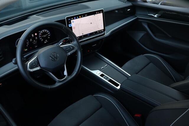 Volkswagen PASSAT Variant 1.5 eHybrid Elegance | Trekhaak | Camera | ACC |