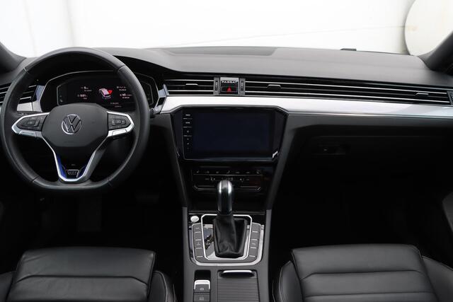 Volkswagen PASSAT Variant 1.4 TSI PHEV GTE Business | Pano | Lederen stoelen | Travel Assist | Carplay