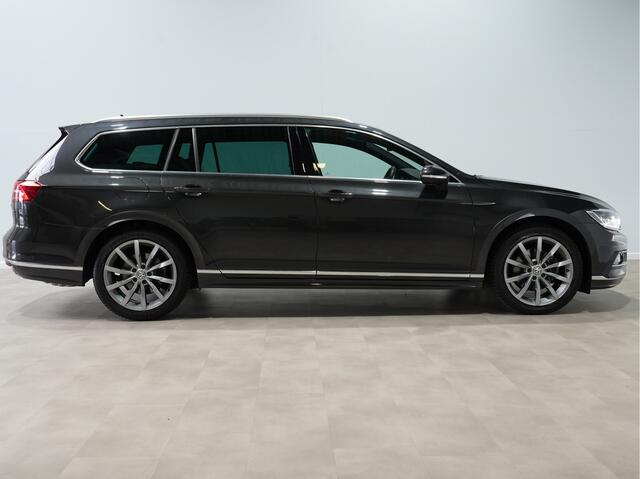 Volkswagen PASSAT Variant 1.4 150 pk TSI ACT Highline Business R | Navi | Full-LED+ | Stoelverw. | Camera | App-Connect 249