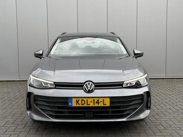 Volkswagen PASSAT Variant 1.5 eTSI Business Carplay Camera Stoelverwarming