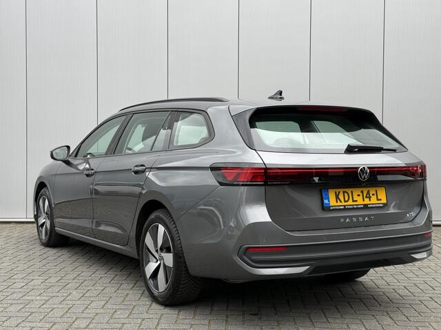 Volkswagen PASSAT Variant 1.5 eTSI Business Carplay Camera Stoelverwarming