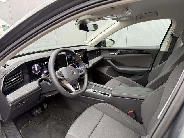 Volkswagen PASSAT Variant 1.5 eTSI Business Carplay Camera Stoelverwarming