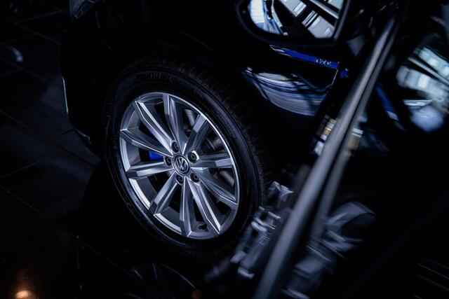 Volkswagen PASSAT Variant 1.4 TSI GTE Highline PANO | ACC | 2E EIGENAAR | SFEERVERLICHTING | MASSAGE | DEALER ONDERHOUDEN | DODEHOEK | TREKHAAK