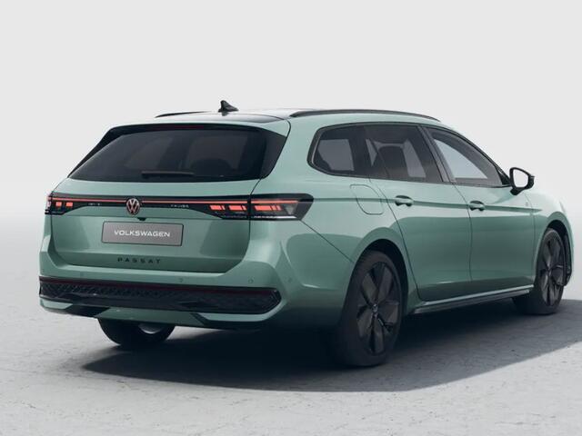 Volkswagen PASSAT Variant R-Line Edition 1.5 eHybrid 204 PK 6 DSG · Draadloze telefoonlader · Achteruitrijcamera · Sfeerverlichting · Black Style Pakket · Trekhaak inklapbaar, met elektrische ontgrendeling, incl. aanhangwagenmanoeuvreerhulp 'Trailer Assist' ·