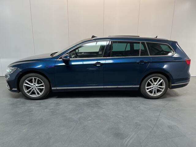 Volkswagen PASSAT Variant 1.4 TSI PHEV GTE / AUTOMAAT/ PANO/ TREKHAAK/ DCC/ PARK.SENSOR + 360 CAMERA/ MEMORY SEAT/ ERGO COMFORT/ STUUR+STOELVERWARM./ ACC/ DODEHOEK/ ELEK.ACHTERKLEP/ APP-CONNECT/ KEYLESS/ NAVI/ DIGITAL DASH/ 18'' LMV