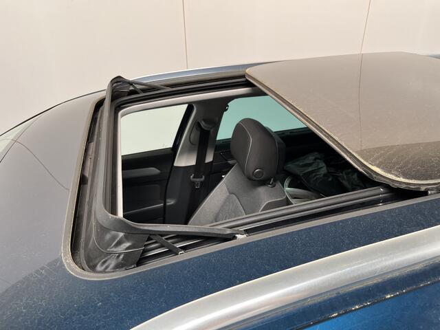 Volkswagen PASSAT Variant 1.4 TSI PHEV GTE / AUTOMAAT/ PANO/ TREKHAAK/ DCC/ PARK.SENSOR + 360 CAMERA/ MEMORY SEAT/ ERGO COMFORT/ STUUR+STOELVERWARM./ ACC/ DODEHOEK/ ELEK.ACHTERKLEP/ APP-CONNECT/ KEYLESS/ NAVI/ DIGITAL DASH/ 18'' LMV