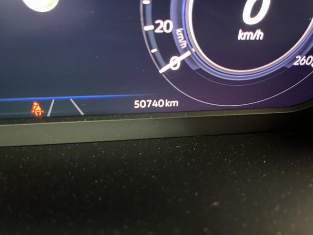 Volkswagen PASSAT Variant 1.4 TSI PHEV GTE / AUTOMAAT/ PANO/ TREKHAAK/ ERGO COMFORT/ ACC/ STUUR+STOELVERWARM./ DODEHOEK/ APP-CONNECT/ PARK.SENSOR.V+A/ CAMERA/ ELEK.ACHTERKLEP/ KEYLESS/ DIGITAL DASH/ NAVI/ DAB/ CLIMA/ LED