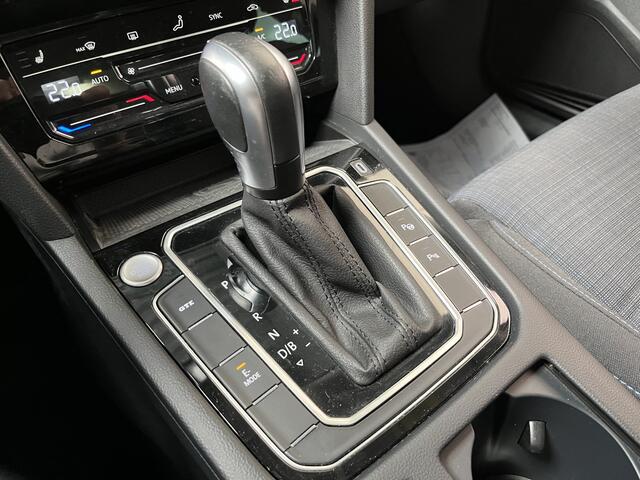 Volkswagen PASSAT Variant 1.4 TSI PHEV GTE / AUTOMAAT/ PANO/ TREKHAAK/ ERGO COMFORT/ ACC/ STUUR+STOELVERWARM./ DODEHOEK/ APP-CONNECT/ PARK.SENSOR.V+A/ CAMERA/ ELEK.ACHTERKLEP/ KEYLESS/ DIGITAL DASH/ NAVI/ DAB/ CLIMA/ LED