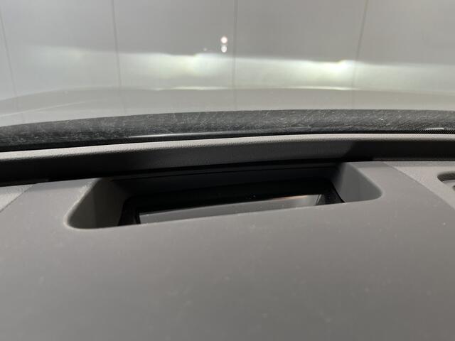 Volkswagen PASSAT Variant 1.5 eHybrid Business / AUTOMAAT/ TREKHAAK/ MASSAGE/ STUUR+STOELVERWARM./ PARK.SENSOR.V+A/ CAMERA/ ACC/ HEAD-UP/ APP-CONNECT/ DODEHOEK/ DIGITAL DASH/ NAVI/ DAB/ CLIMA/ LED/ 17'' LMV