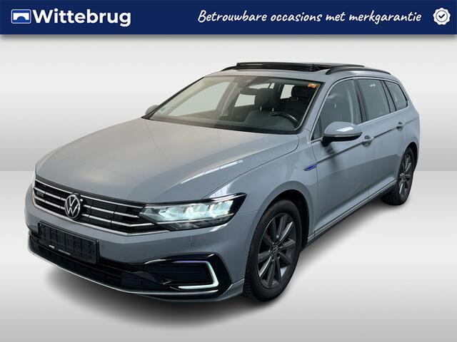 Volkswagen PASSAT Variant 1.4 TSI PHEV GTE / AUTOMAAT/ PANO/ TREKHAAK/ ACC/ ERGO COMFORT/ PARK.SENSOR.V+A/ CAMERA/ APP-CONNECT/ STOELVERWARM./ ELEK.ACHTERKLEP/ NAVI/ DAB/ CLIMA/ 17'' LMV
