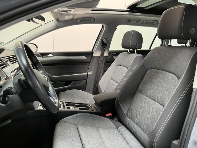Volkswagen PASSAT Variant 1.4 TSI PHEV GTE / AUTOMAAT/ PANO/ TREKHAAK/ ACC/ ERGO COMFORT/ PARK.SENSOR.V+A/ CAMERA/ APP-CONNECT/ STOELVERWARM./ ELEK.ACHTERKLEP/ NAVI/ DAB/ CLIMA/ 17'' LMV