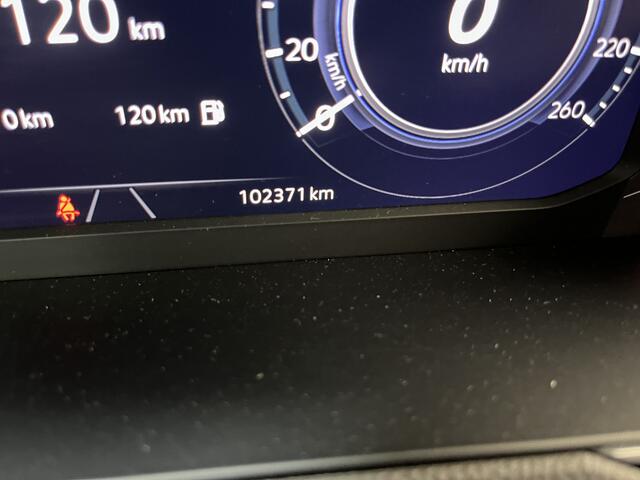 Volkswagen PASSAT Variant 1.4 TSI PHEV GTE / AUTOMAAT/ PANO/ TREKHAAK/ ERGO COMFORT/ ELEK.ACHTERKLEP/ DODEHOEK/ PARK.SENSOR.V+A/ CAMERA/ STOELVERWARM./ ACC/ APP-CONNECT/ KEYLESS/ DIGITAL DASH/ NAVI/ DAB/ CLIMA/ LED/ 18'' LMV