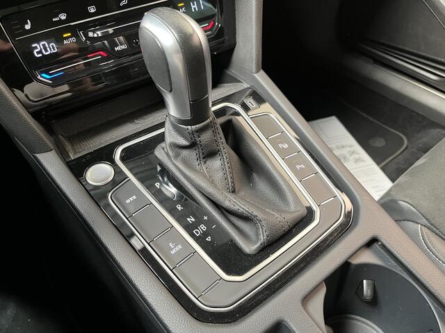 Volkswagen PASSAT Variant 1.4 TSI PHEV GTE / AUTOMAAT/ PANO/ TREKHAAK/ ERGO COMFORT/ ELEK.ACHTERKLEP/ DODEHOEK/ PARK.SENSOR.V+A/ CAMERA/ STOELVERWARM./ ACC/ APP-CONNECT/ KEYLESS/ DIGITAL DASH/ NAVI/ DAB/ CLIMA/ LED/ 18'' LMV