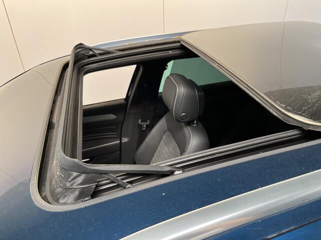 Volkswagen PASSAT Variant 1.4 TSI PHEV GTE / AUTOMAAT/ PANO/ TREKHAAK/ ERGO COMFORT/ ELEK.ACHTERKLEP/ DODEHOEK/ PARK.SENSOR.V+A/ CAMERA/ STOELVERWARM./ ACC/ APP-CONNECT/ KEYLESS/ DIGITAL DASH/ NAVI/ DAB/ CLIMA/ LED/ 18'' LMV