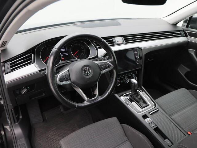 Volkswagen PASSAT Variant 1.5 TSi 150 Pk Automaat Comfort Business | Full LED | Navigatie | 17 Inch | Trekhaak | Camera | Adaptive Cruise | 121.681 Km!!