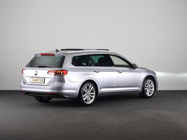 Volkswagen PASSAT Variant 1.5 TSI Business | Navigatie | Panorama dak | Parkeersensoren | Achteruit Camera | Digitale dashboard |