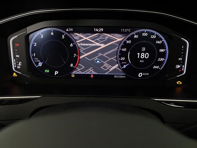 Volkswagen PASSAT Variant 1.5 TSI Business | Navigatie | Panorama dak | Parkeersensoren | Achteruit Camera | Digitale dashboard |